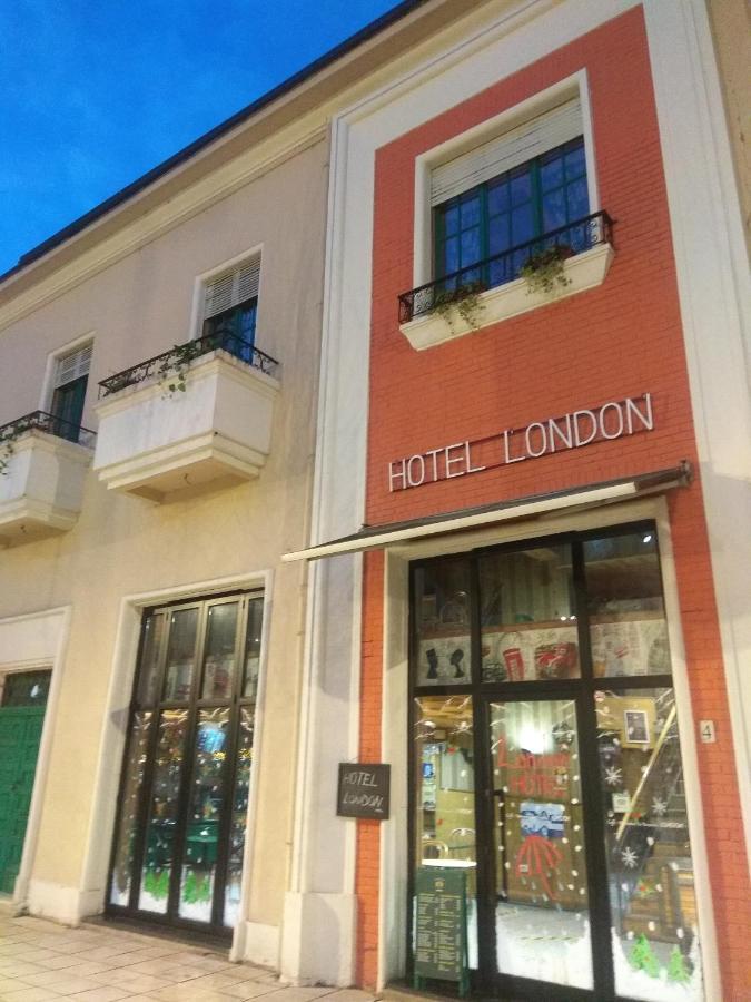 Hotel London Tirana Bagian luar foto